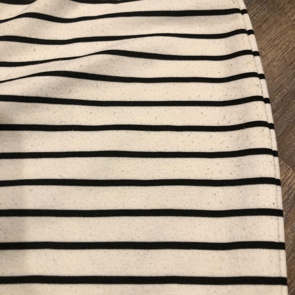Forever 21 Striped Pencil skirt - Picture 3 of 4